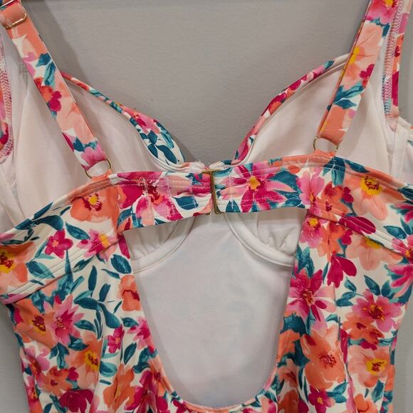 Shade&Shore Bathing Suit Floral Romantic Whimsy Playful Resort Cruise - Size M - Picture 4 of 7